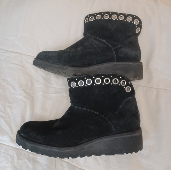 Ugg Boots - Picture 2 of 9